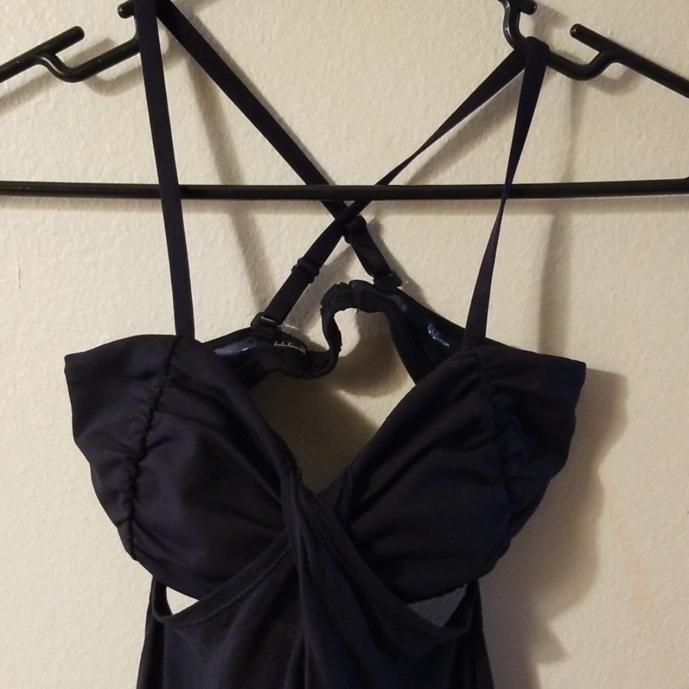 Lululemon hot but no tank - Picture 4 of 8